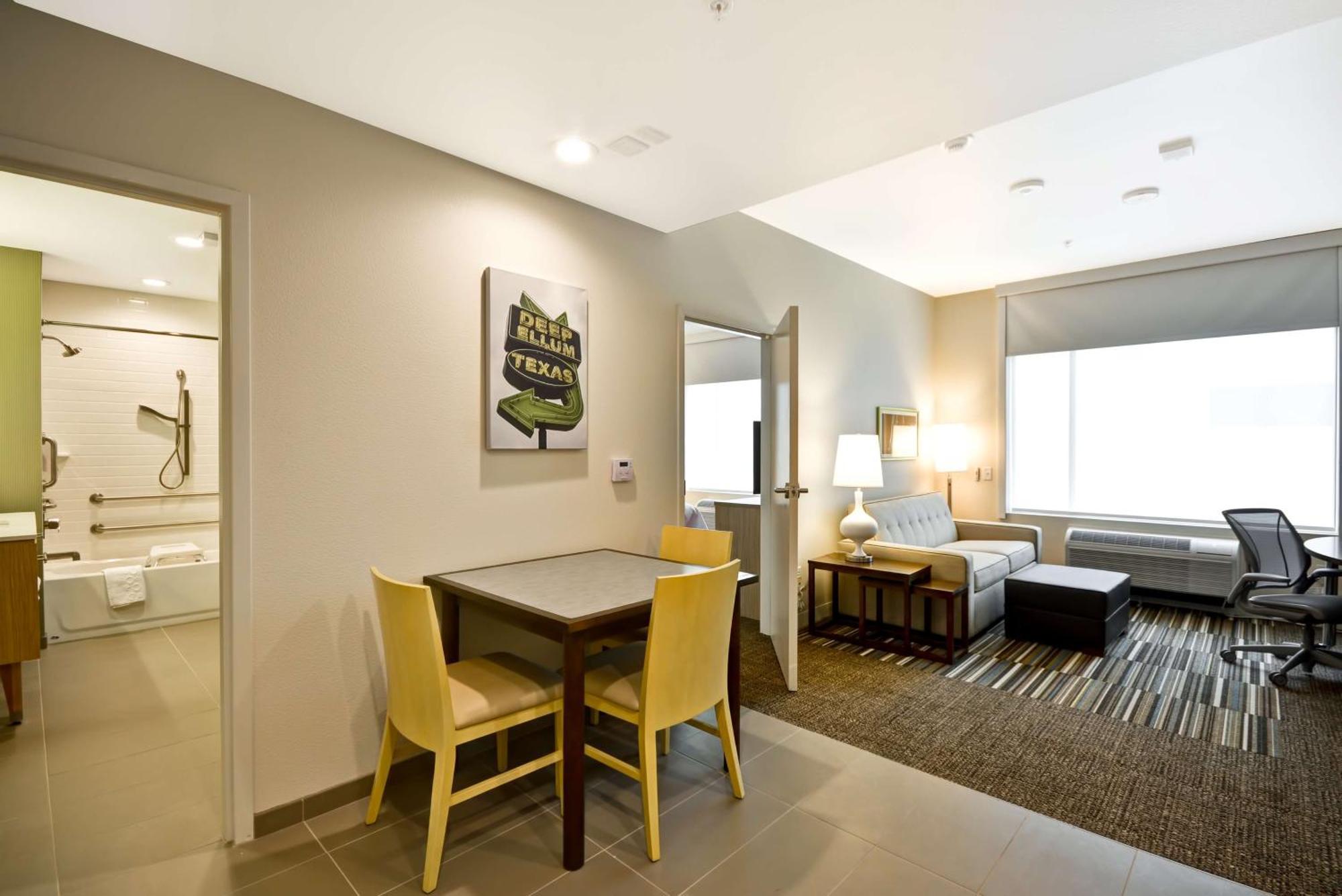 Home2 Suites By Hilton Dallas Downtown At Baylor Scott & White Экстерьер фото