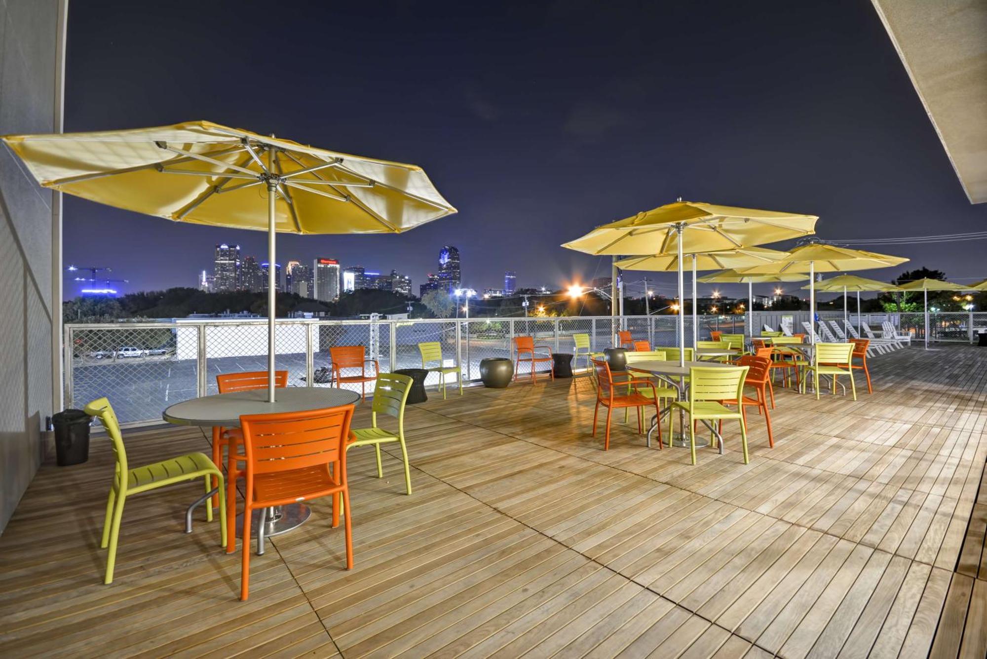 Home2 Suites By Hilton Dallas Downtown At Baylor Scott & White Экстерьер фото