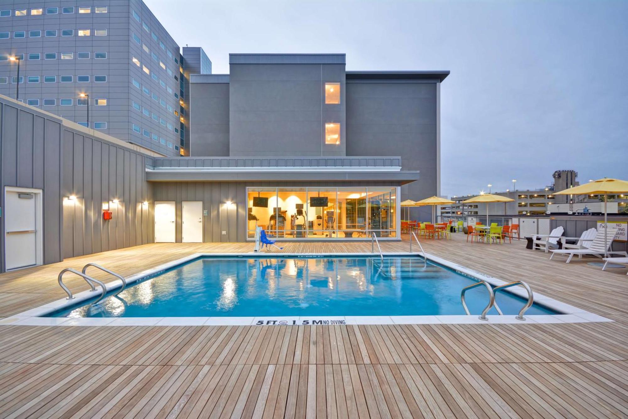 Home2 Suites By Hilton Dallas Downtown At Baylor Scott & White Экстерьер фото